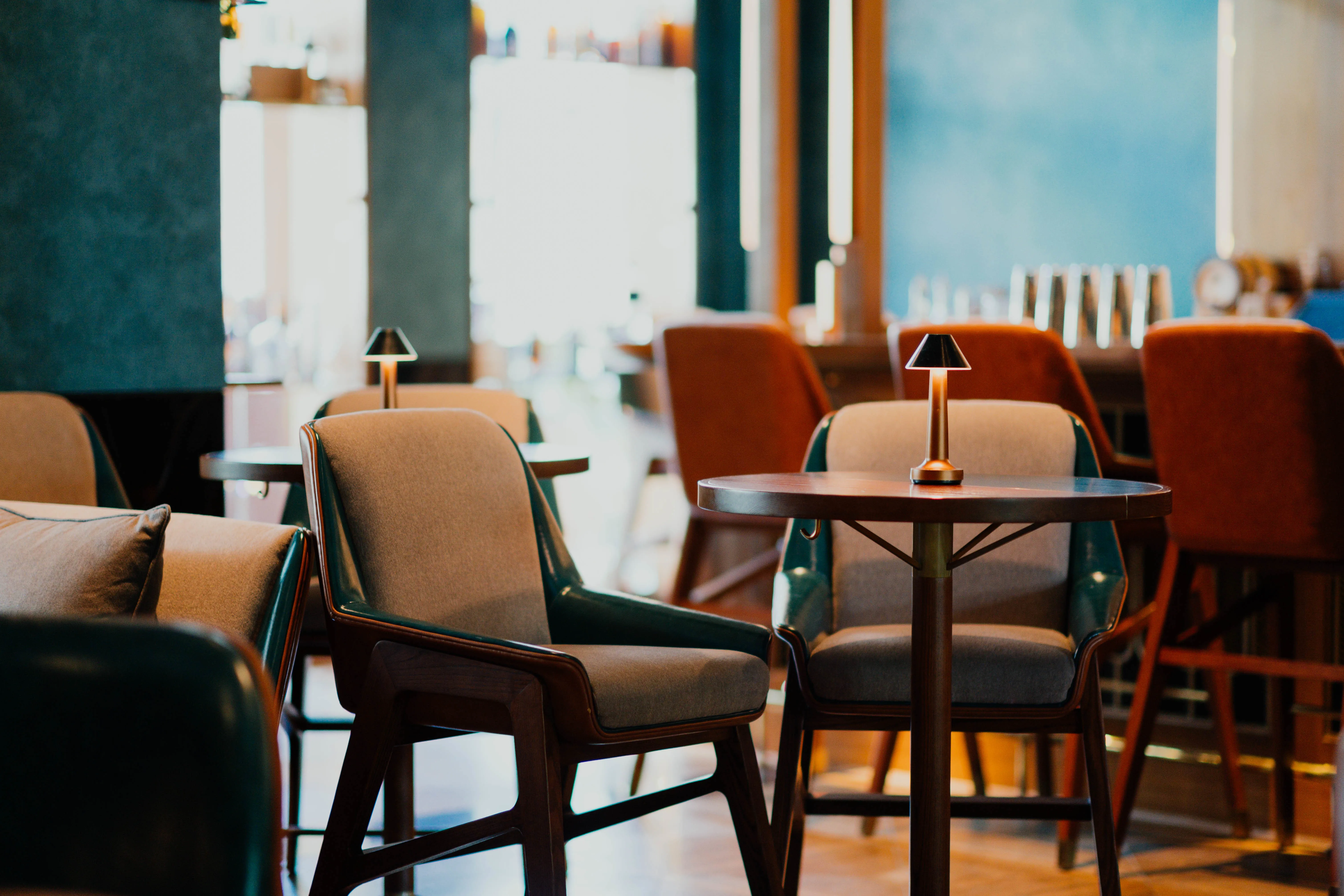 7 Things to Consider Before Ordering Banquette Seating for Your Restaurant